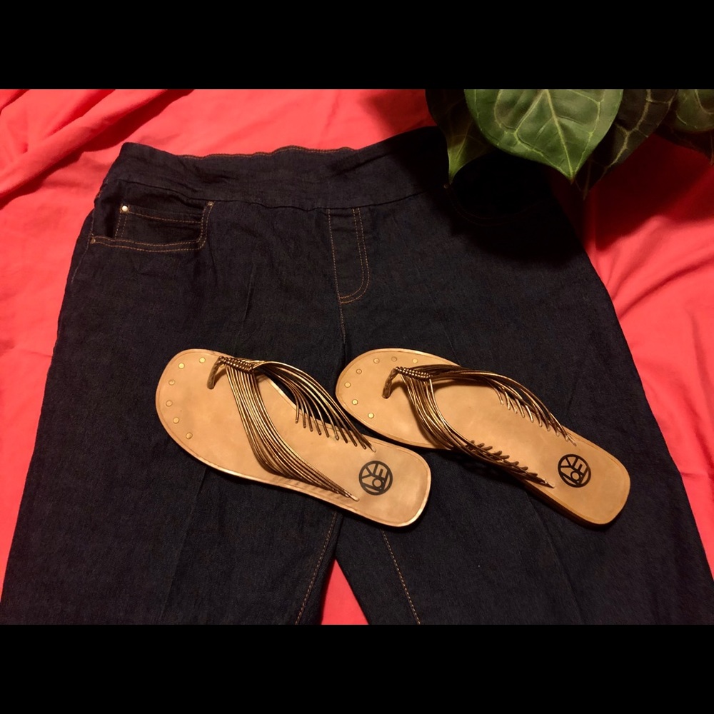 (SOLD) Sandals - Picture 2 of 3